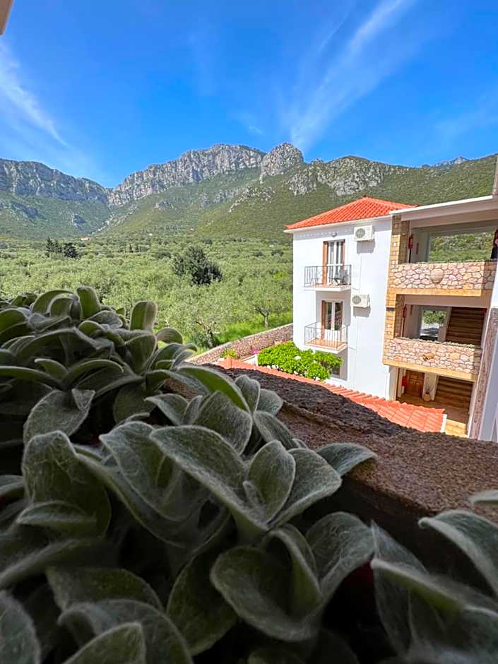 Atalanti Apartments