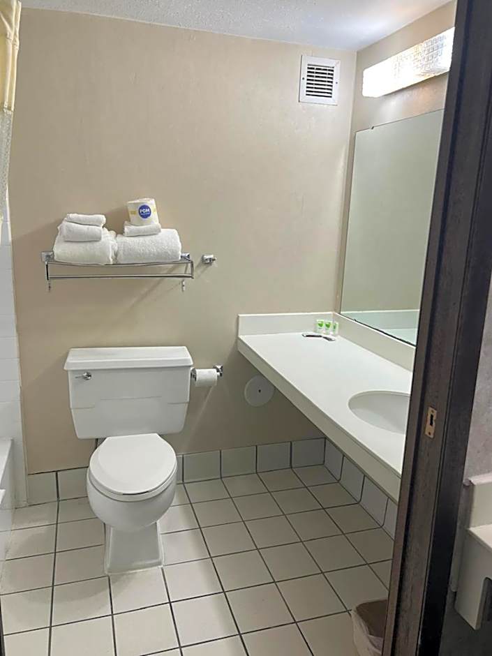 Blue Way Inn & Suites La Crosse