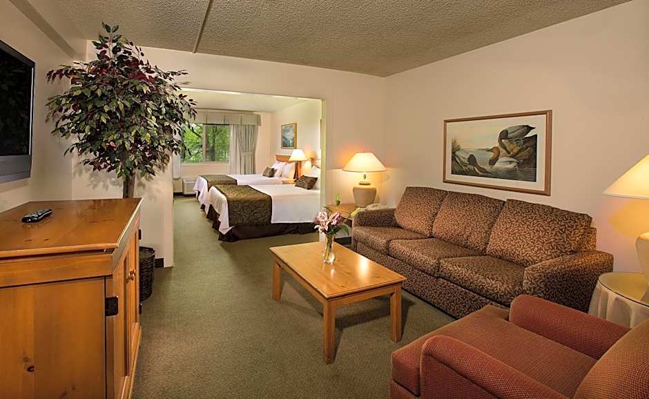 Coast Inn at Lake Hood