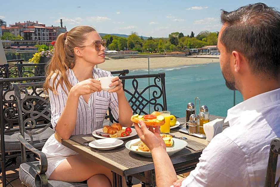 Hotel Antea - By The Sea