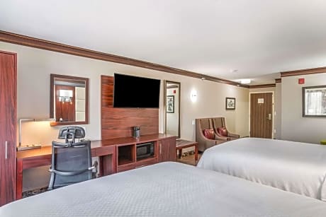 Superior Queen Suite with Two Queen Beds - Non Smoking