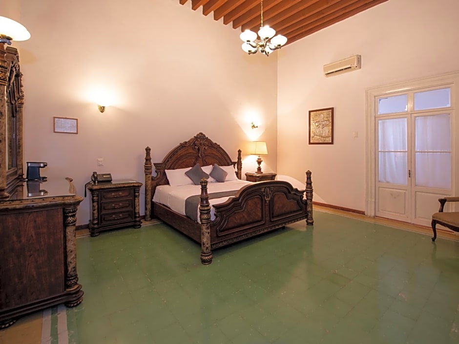 Hotel Senorial