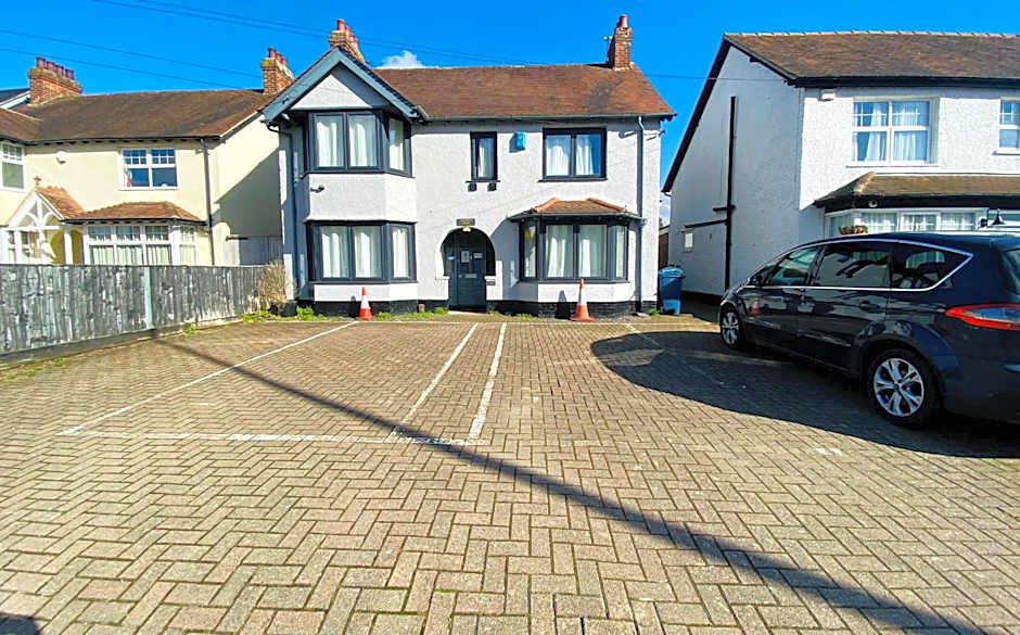 Hollybush Guest House