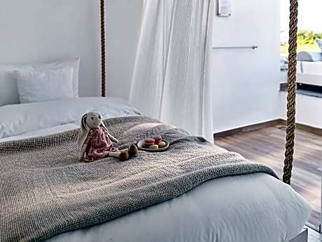 Swim-Up Guestroom Sea View with Garden