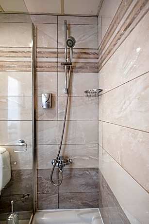 Standard Twin Room with Garden View