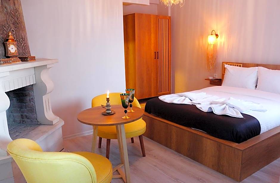 Karamazov Antik Otel