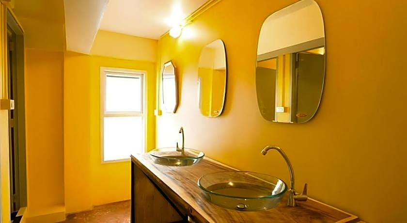 Oldie and Sleepy Hostel