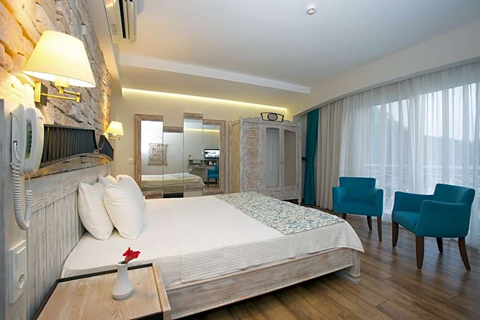 Dedeminn Marina Hotel