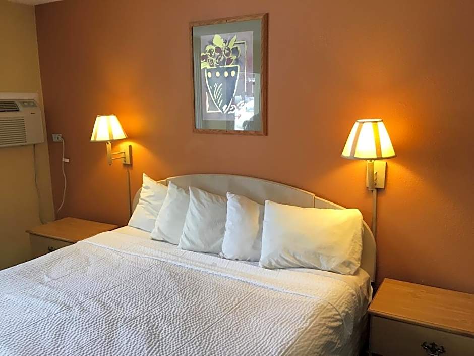 Days Inn by Wyndham Henrietta/Rochester Area