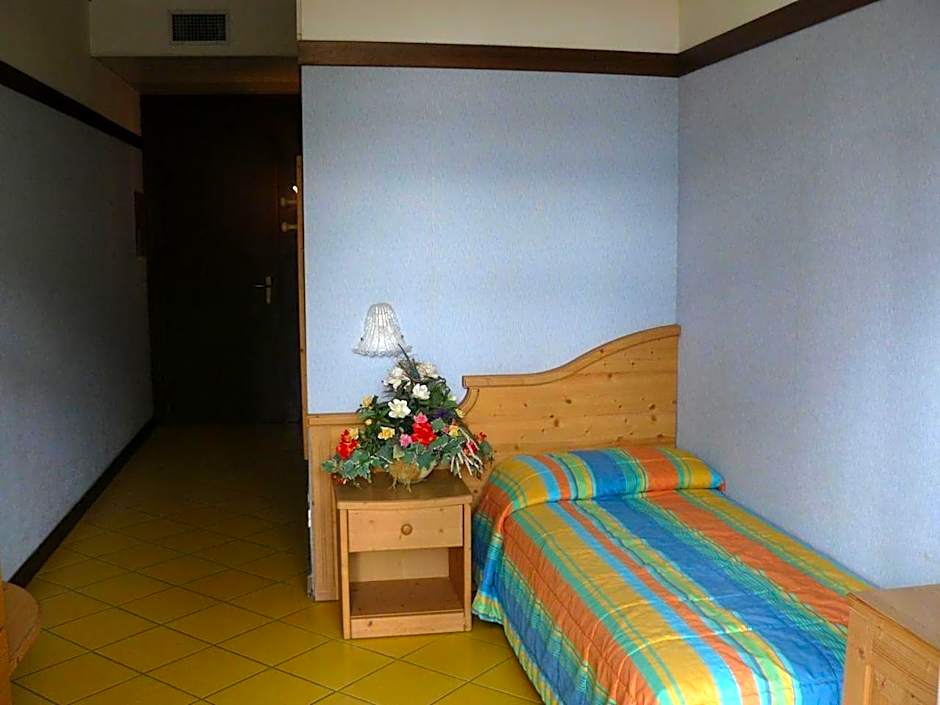 Photo 1 of 3 of Single Room