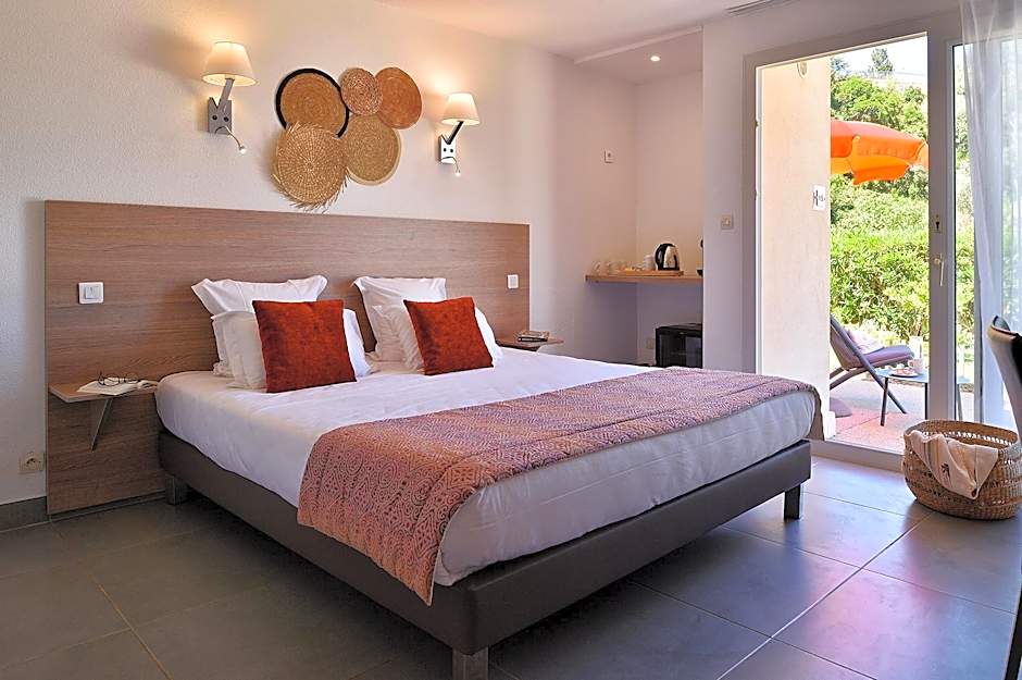 Photo 1 of 7 of Comfort, Sea View