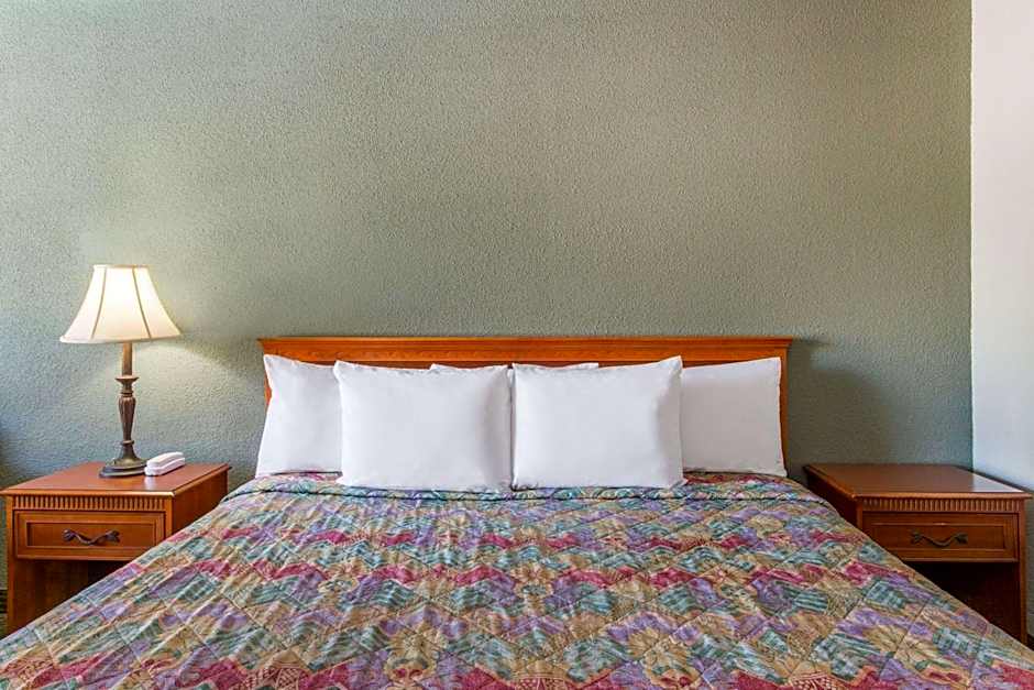 Knights Inn Plant City – Plant City, FL