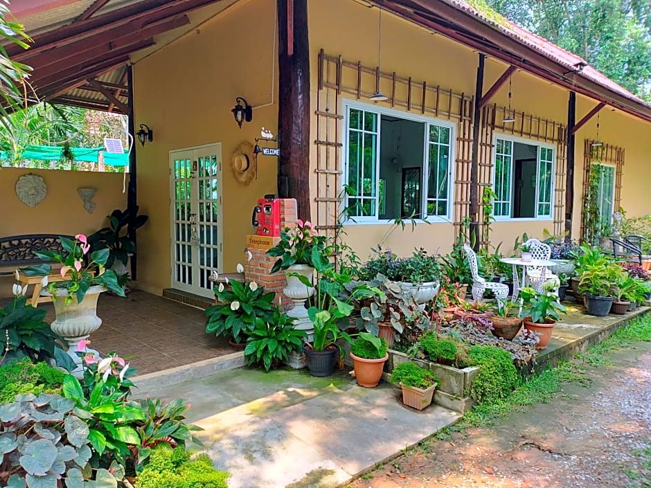 Khoom Kam Kaew