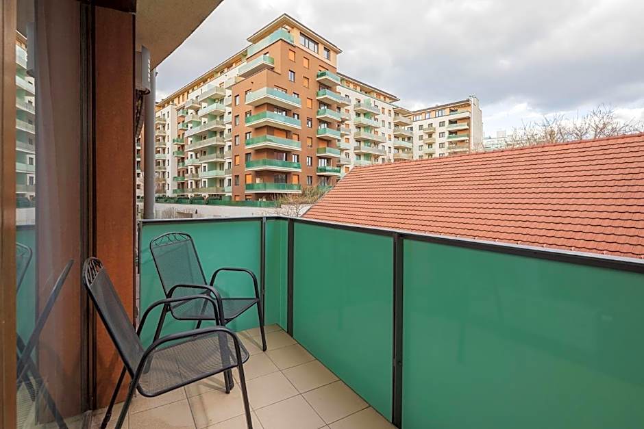Escala Hotel & Suites
