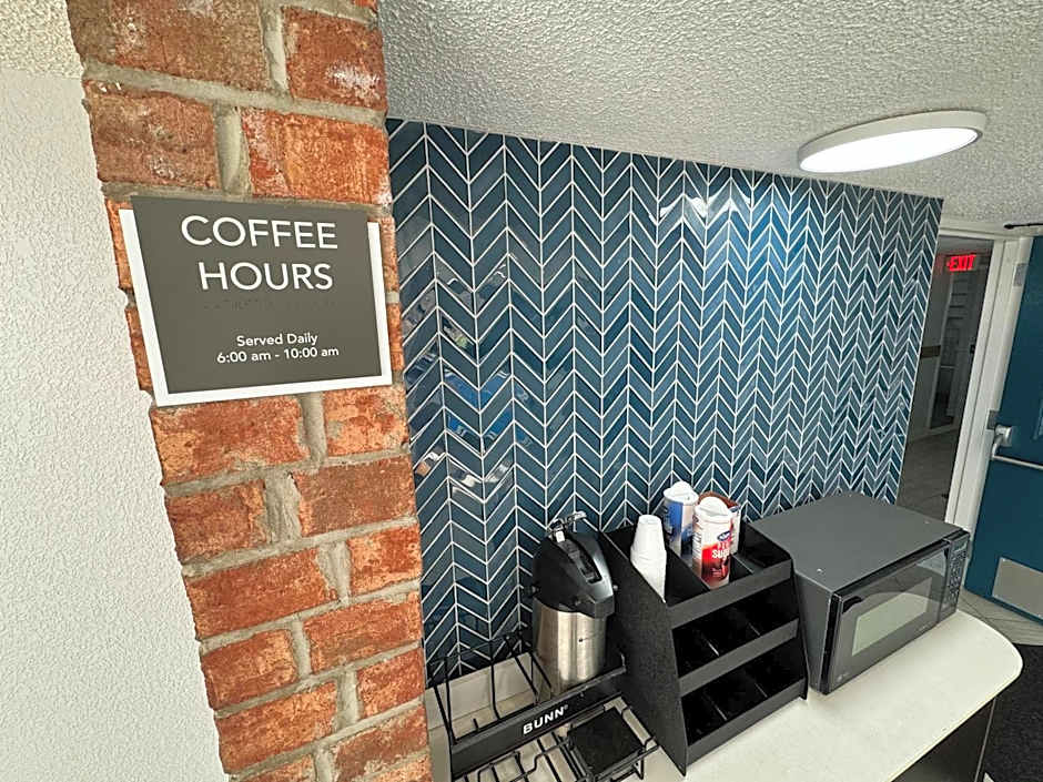 Studio 6 Suites East Syracuse NY Airport