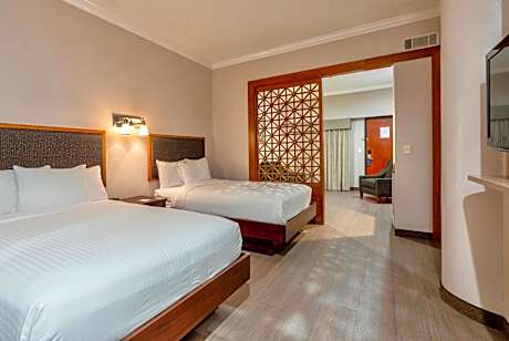 Suite with Two Double Beds - Non-Smoking