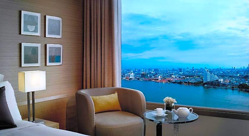 Avani Riverside Bangkok Hotel
