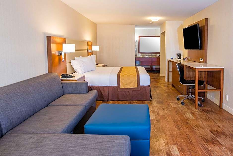 Travelodge by Wyndham Culver City