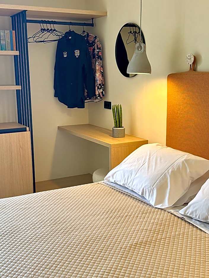 Yria Hotel