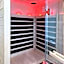 Panoramic Ski Slope Views, private sauna, dogs ok
