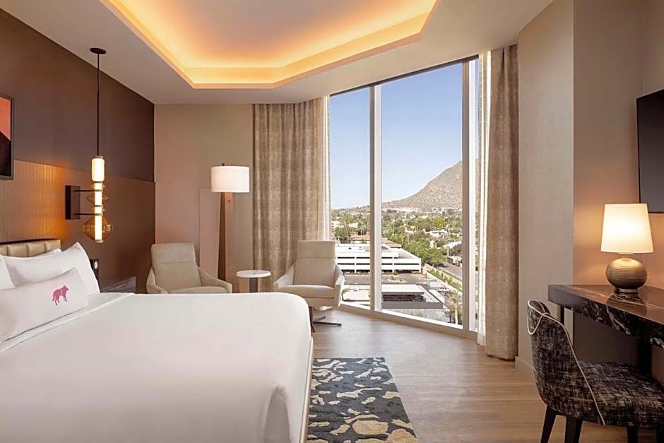 Caesars Republic Scottsdale, a Hilton Hotel