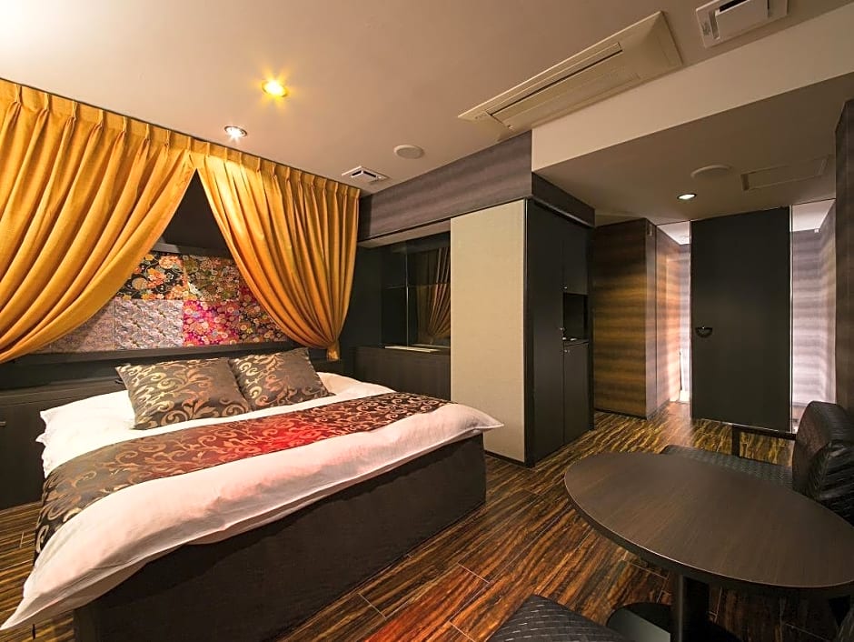 Hotel Beni West
