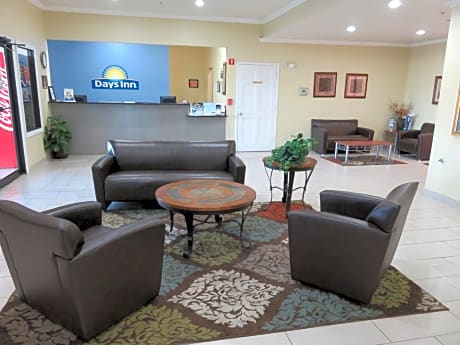 Days Inn by Wyndham San Antonio Northwest/Seaworld