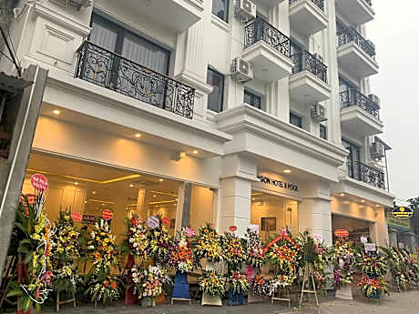 Paragon House and Residence