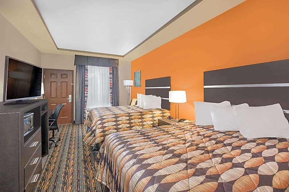 Photo 1 of 1 of 2 Queen Beds, Hearing/Mobility Accessible, Grab Bars, Bathtub