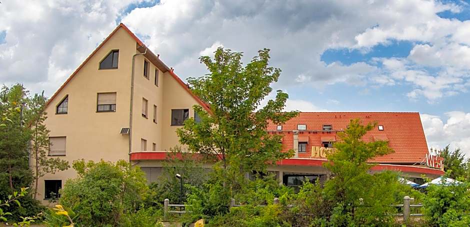 West Hotel an der Sächsischen Weinstrasse