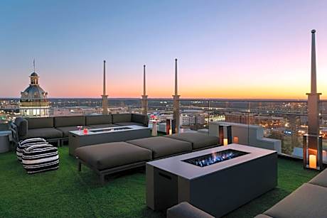 Moxy Columbia Downtown