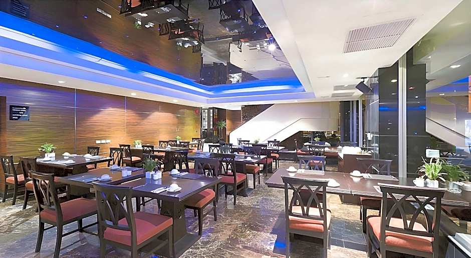 Bandara Suites Silom