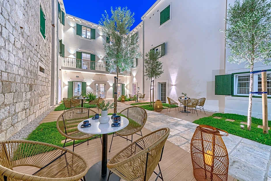 Hotel Brattia, Adults Only