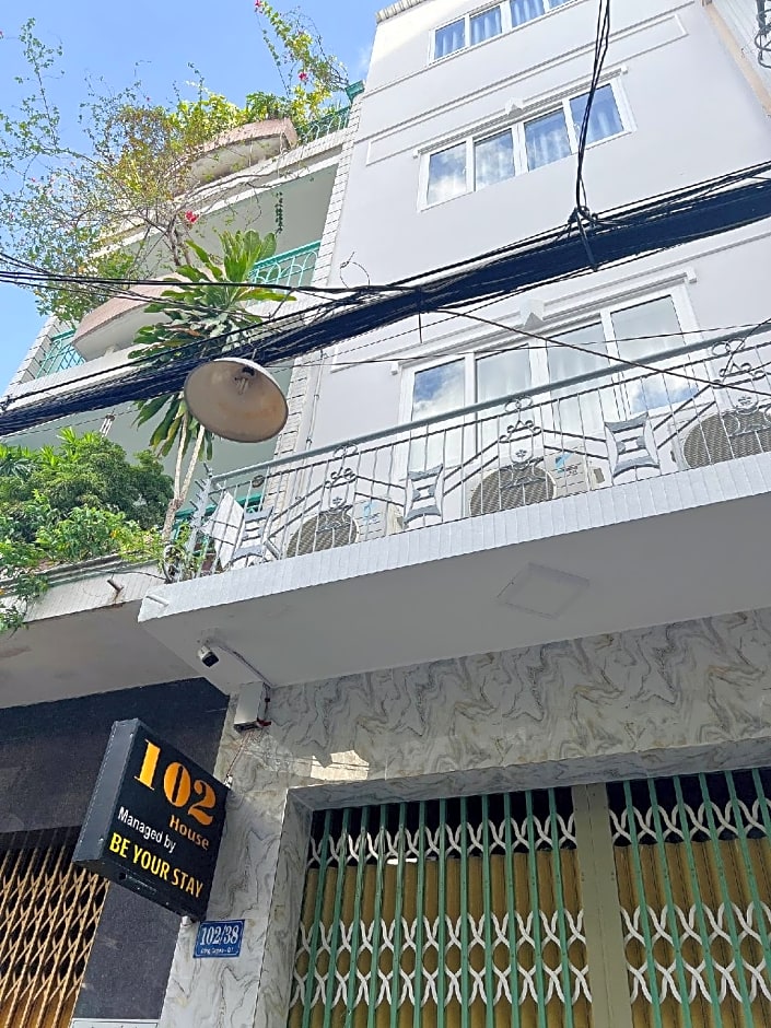 Hotel 102 House