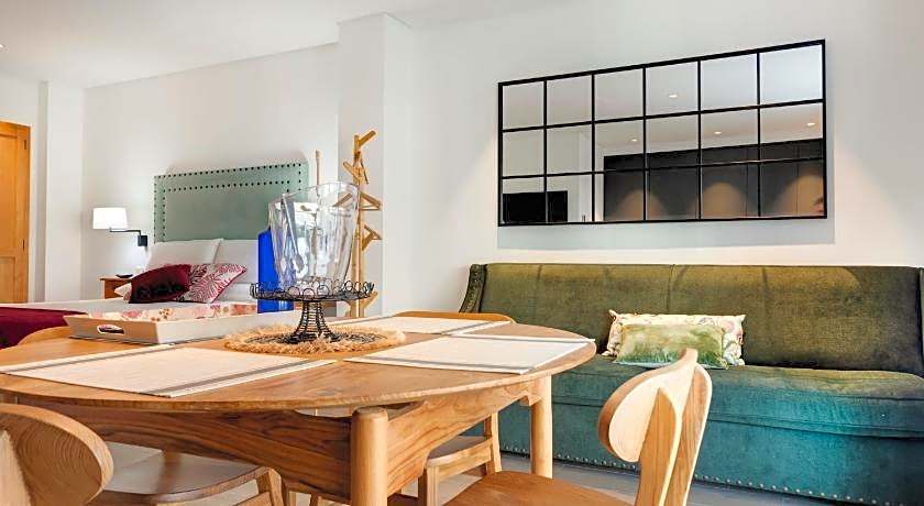 Apartamentos Turísticos La Plaza