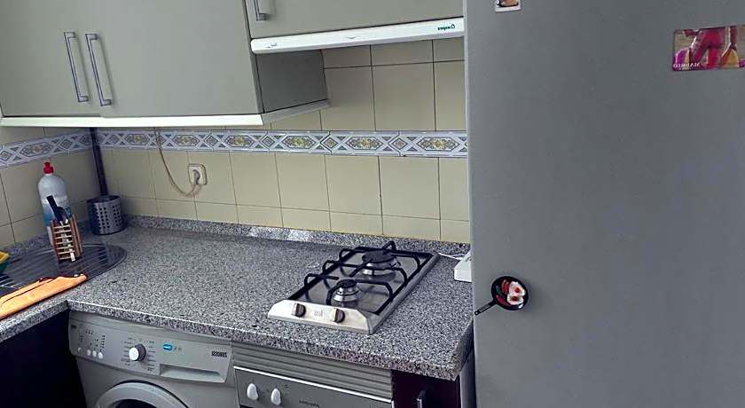 GRAN VIA VALVERDE Apartaments & ROOMS PARKING