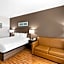 Quality Inn Fayetteville Near Historic Downtown Square