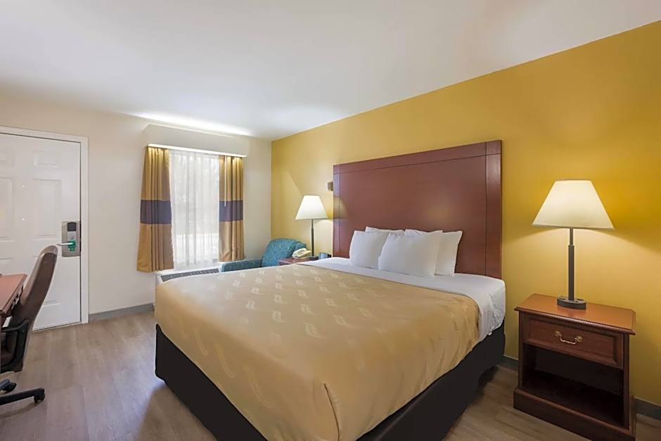 Quality Inn & Suites Greensboro near Lake Oconee