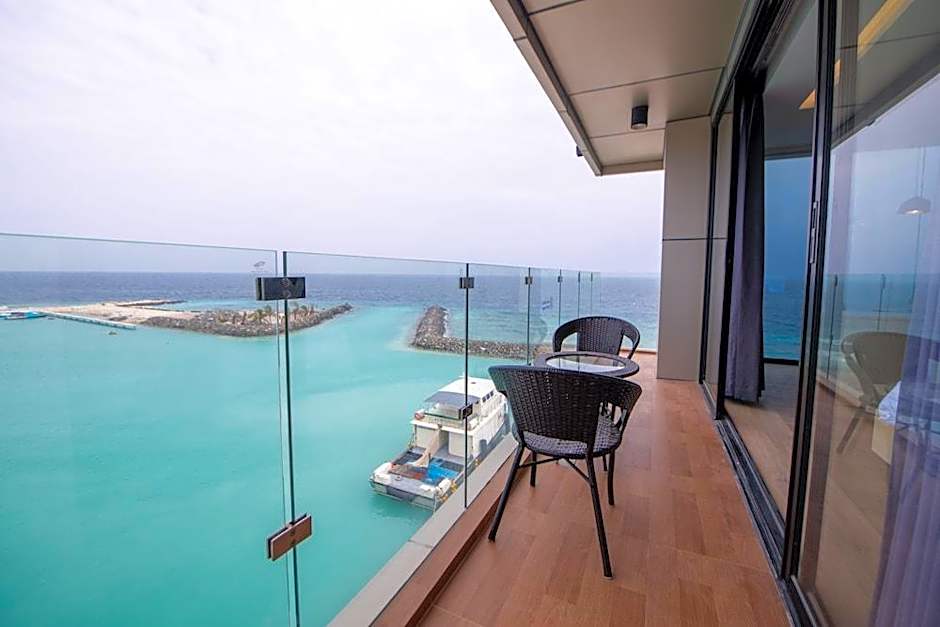 Swarn by Hawks Hotel Kamadhoo Baa Atoll