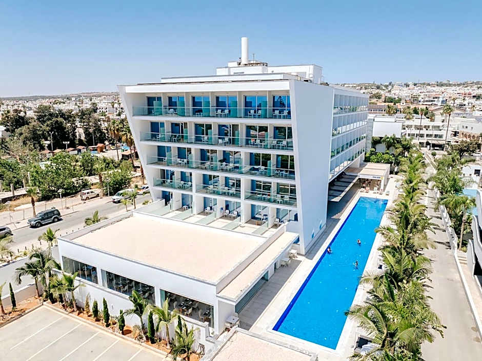 Seasons Hotel (Adults Only)