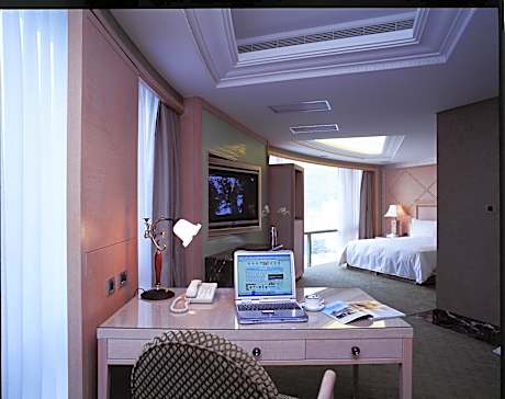 King Room with Lake View