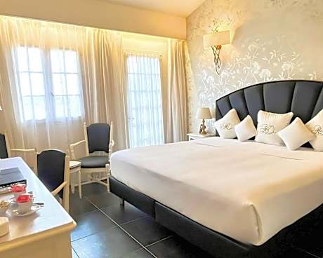 Double Room with Park and Balcony