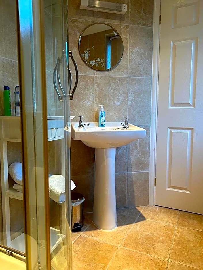 THE FIRS B&B &TEA ROOM