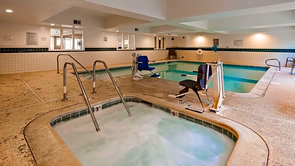 Best Western Plus Airport Inn And Suites