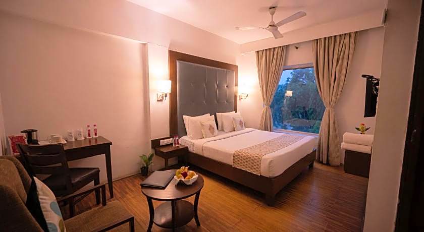 Hotel Clarks Collection Bhavnagar