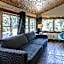 Hibiscus Coffee & Guesthouse