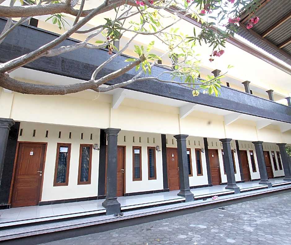 OYO Life 93155 Wisma Sarah