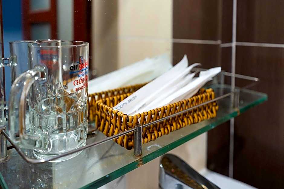 Tuan Viet Hotel Dinh Tien Hoang