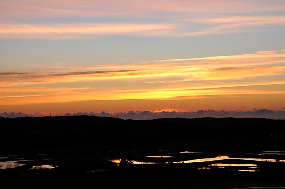 Admiral's Quay Motel & Suites