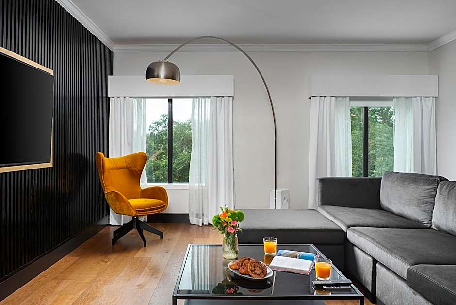 Champions Club and Hotel Houston Westchase